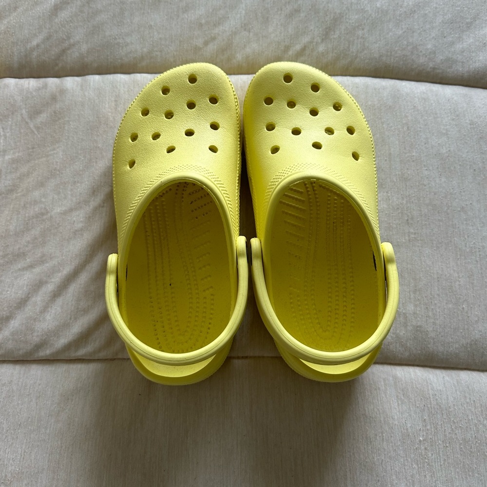 Light Yellow Cros